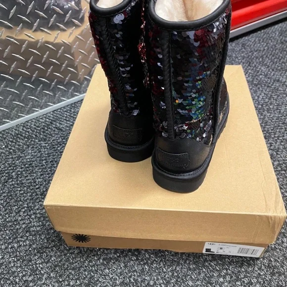 UGG boots - Picture 2 of 4